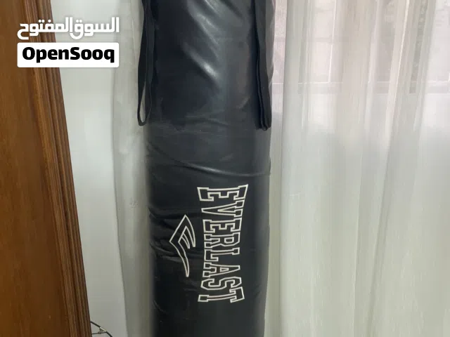 كيس ملاكمة Everlast شبه جديد بحالة ممتاز جدا صنع في الولايات المتحدة الأمريكية