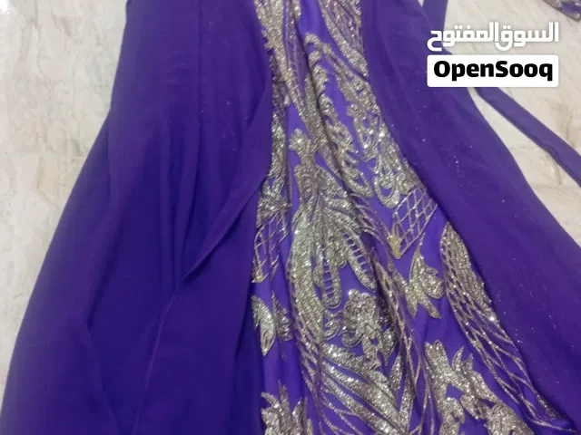 فستان نهدي جميل