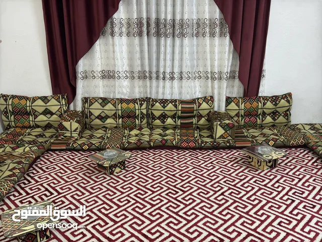 قعده عربيه من الكويت نضيفه رقم