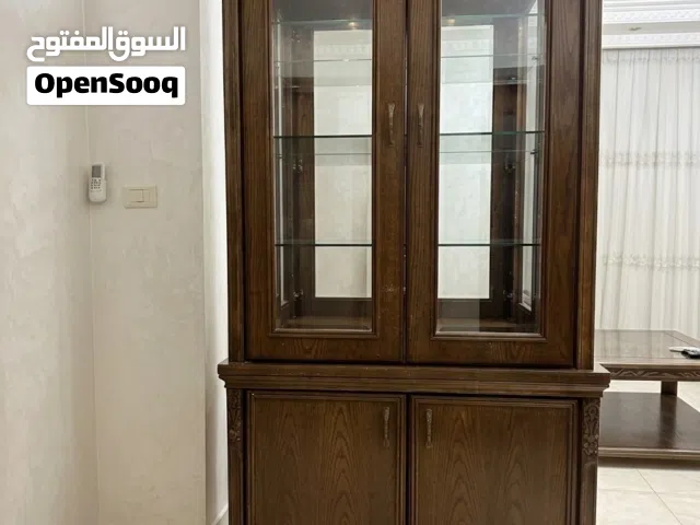 خزانة عرض خشب (نيش) فخمة بحالة ممتازة