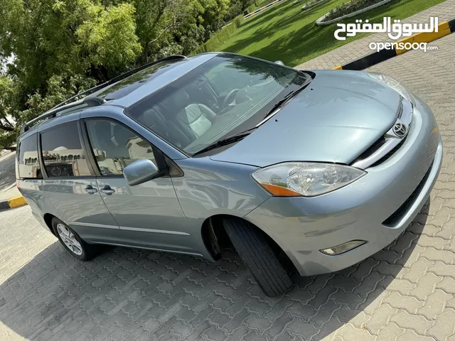 Used Toyota Sienna in Sharjah