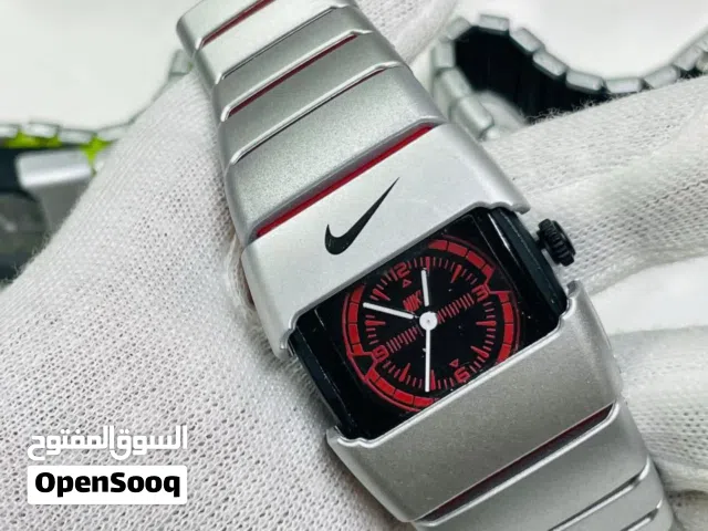 ساعة NIKE أنيقة هدي هي لي تكمل لبسة العيد