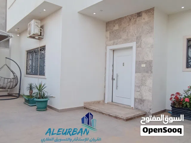 450 m2 More than 6 bedrooms Villa for Rent in Tripoli Al-Serraj