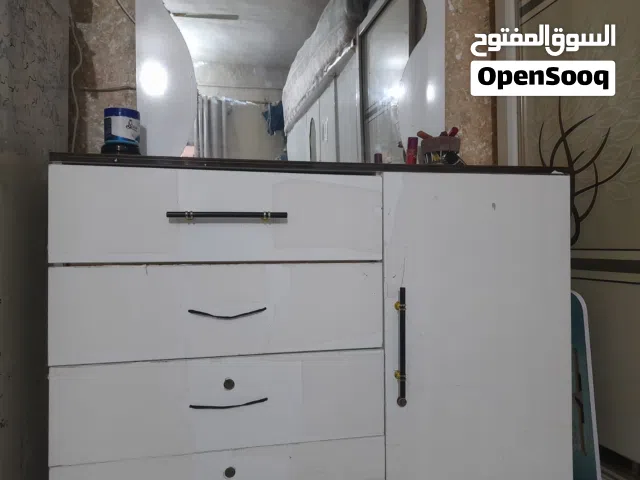 ميز تواليت مستعمل