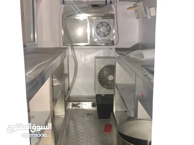 عربة للبيع