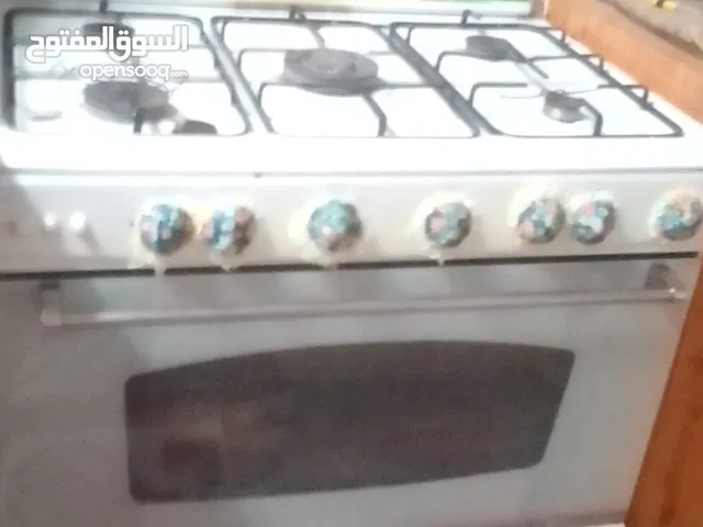 غاز للبيع مستعمل لون ابيض 5عيون