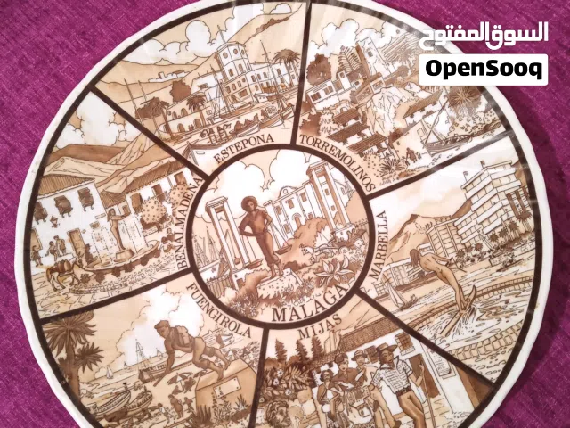 طبسيل أنتيك من البورسلين الحر مختوم من الفنان الإسباني جاكاماسو Jacamaso