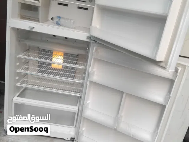 يوجد للبيع ثلاجة هيتاشي يباني 26 قدم استعمال خفيف معا التوصيل والكفاله