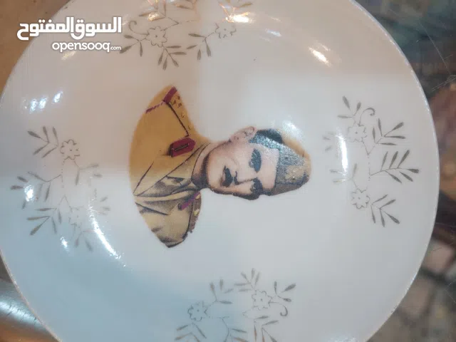 صحن تراثي قديم يعود لعبد الكريم قاسم بتصميم كلاسيكي قديم