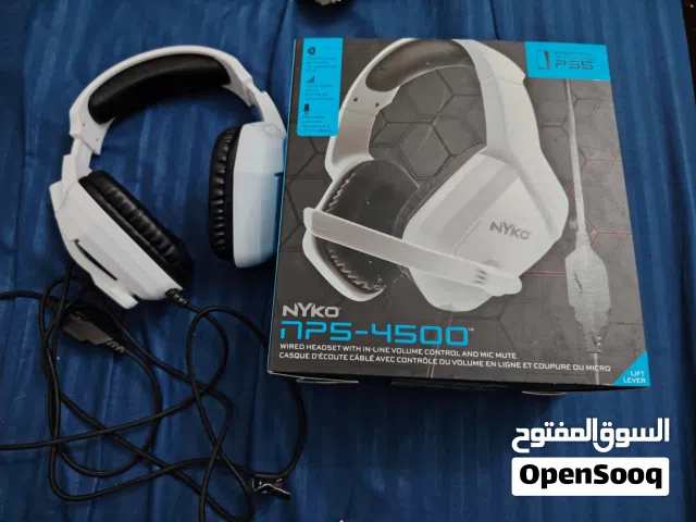 سماعة العاب محيطية فيها عزل للصوت