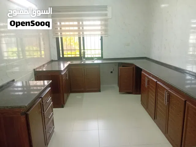 شقه للإيجار بموقع هادئ مناسبه للعرسان داخل السلط