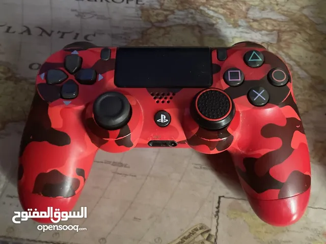 للبيع قير بلستيشن 4 شغال ومافيه شي خربان لايوجد توصيل سبب البيع محتاج الفلوس حط سعرك