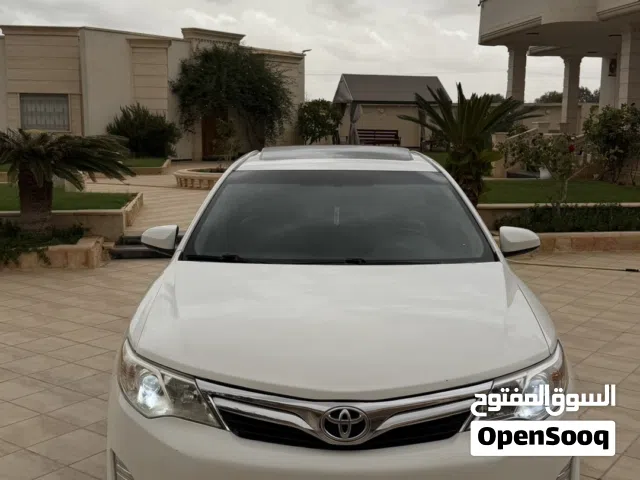 2014 تويوتا كامري XLE