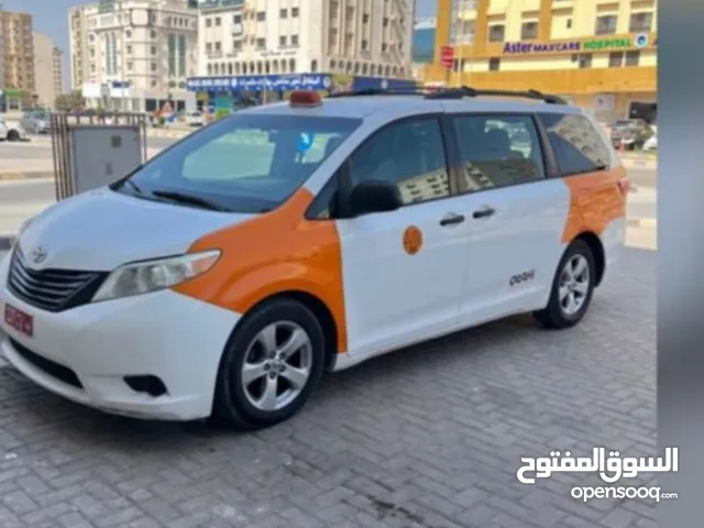 تاكسي 7 ركاب متواجد ف صلالة