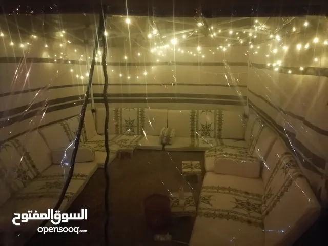للبيع خيمة معه جلسة عربية