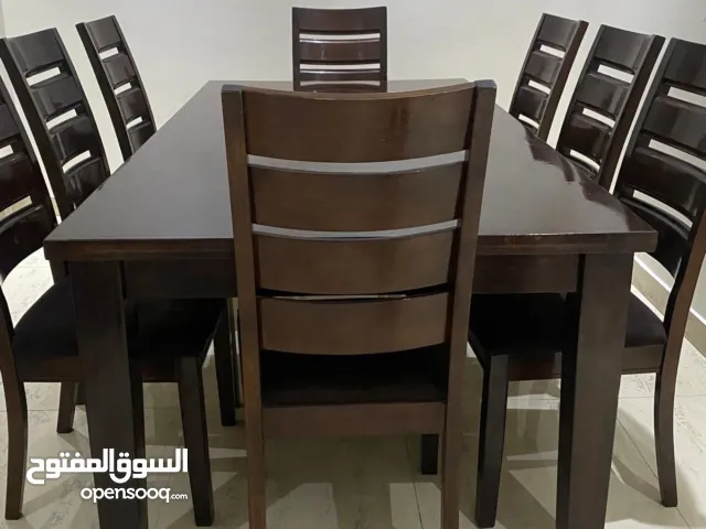طاولة طعام خشب مع كراسي – شبه جديد   Dining Table Set with Chairs – Like New