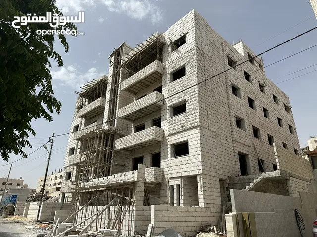 شقه جديده ضاحيه الأمير علي طريق المطار قرب بيت المقدس يوجد ثالث مع روف