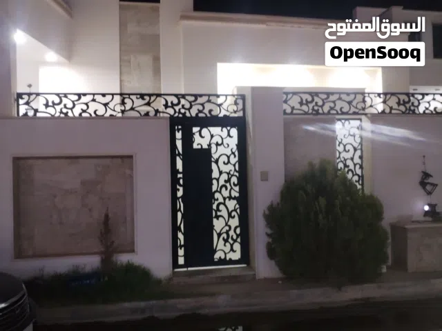 250 m2 3 Bedrooms Townhouse for Rent in Tripoli Ain Zara