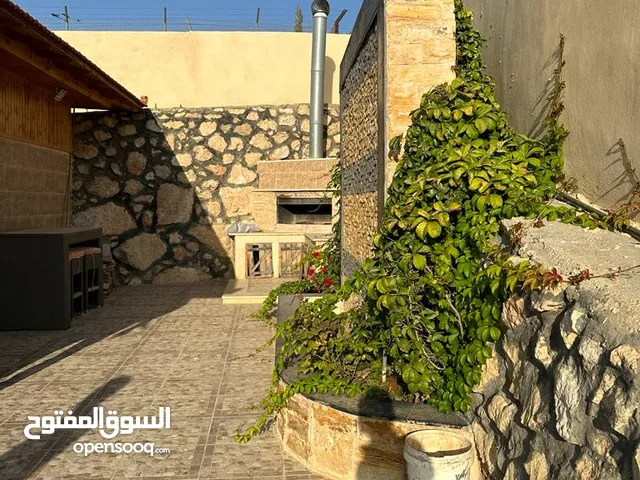 4 Bedrooms Farms for Sale in Amman Al Urdon Street