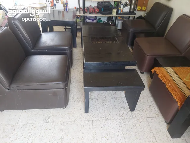 اثاث مكتبي في حالة ممتازة كنب+طربيزات بلكامل