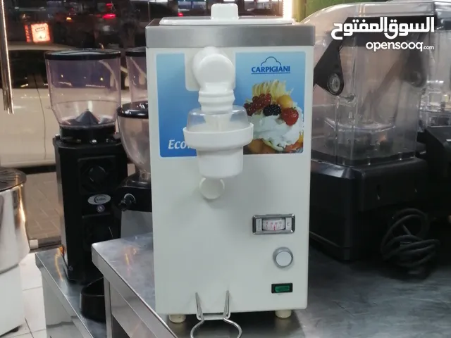 متوفر لدينا اله ايس كريم ايس كريم كريمه الكربجاني الاصلي الايطالي