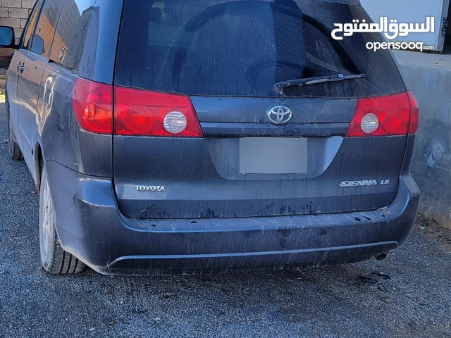 Used Toyota Sienna in Tripoli