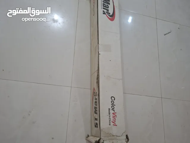 لاصق اعلان .. لونه اسود.. رول كامل ينقص مترين فقط