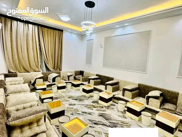300 m2 4 Bedrooms Apartments for Rent in Sana'a Bayt Baws