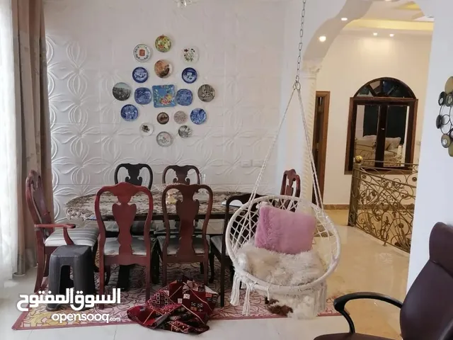 2000 m2 4 Bedrooms Villa for Rent in Amman Jubaiha