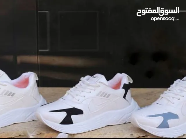 White Sport Shoes in Amman