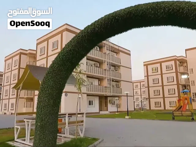 شقة في مجمع الامل 1 ... بحالة ممتازة