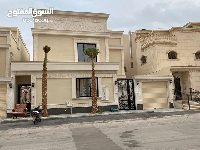 430 m2 More than 6 bedrooms Villa for Sale in Al Riyadh Dhahrat Laban