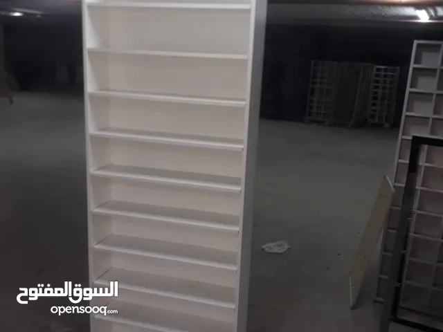 خزاين صيدليات لون ابيض لزوم ديكور صيدليه بحاله ممتازه