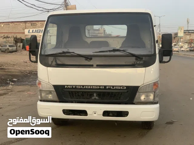 2015 ميتسوبيشي فوسو Standard