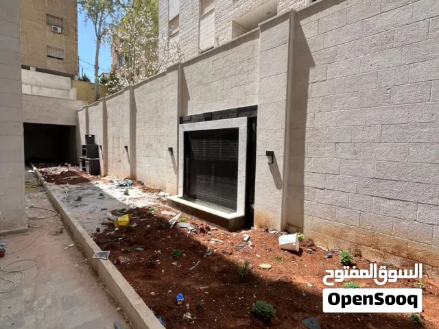 شقة  مع ترس و شلال و باربيكيو و فيربليس في مرج الحمام تشطيب اوروبي
