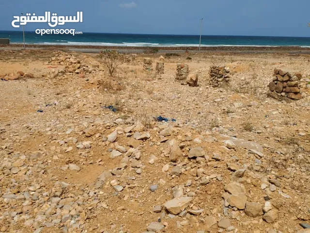 أرض تجارية كبيرة 23,600 متر على ساحل سقطرى - حديبو حولاف