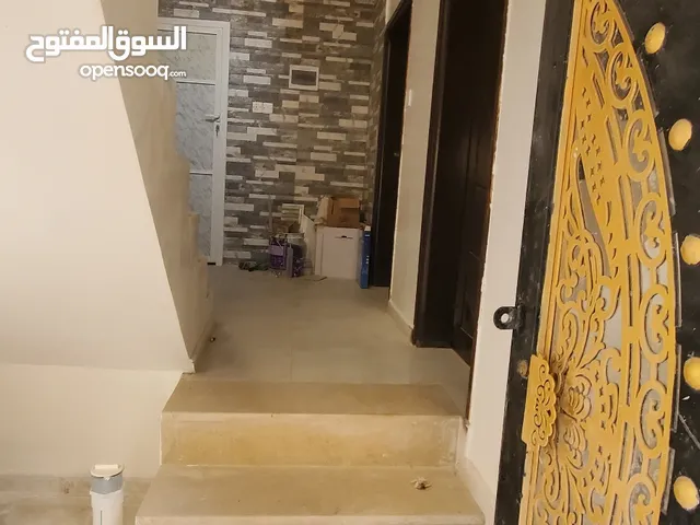 222 m2 3 Bedrooms Townhouse for Sale in Sana'a Hezyaz