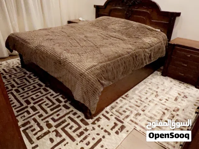 غرفة نوم ماستر كلاسيكية للبيع