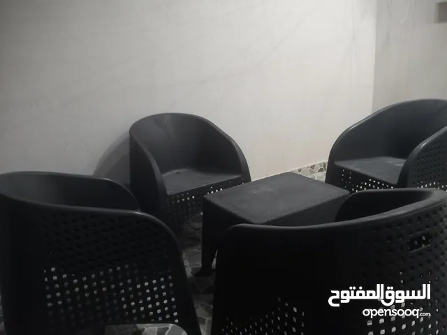 4كرسي وطاولة للبيع
