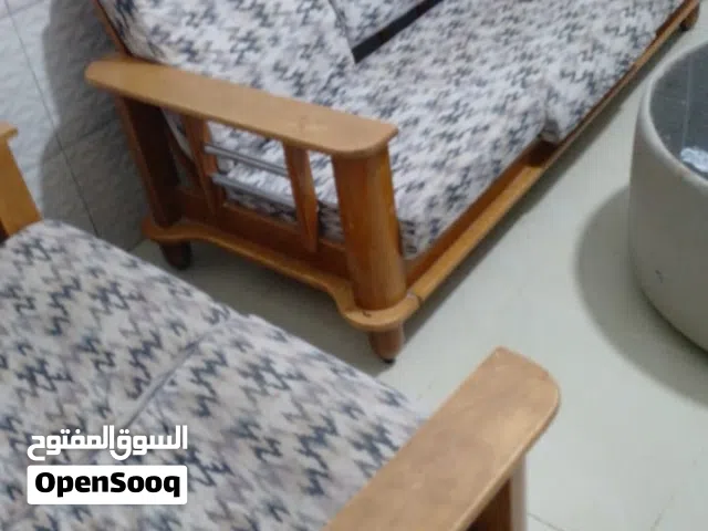 طاولة سفره 8 مقاعد بحاله جديده  وطقم مورس للبيع بحاله جديده