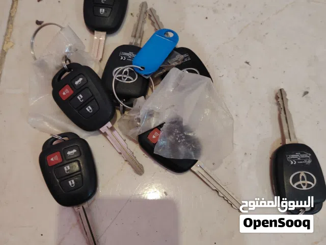 للبيع مجموعة مفاتيح كورولا موديل 2015 مال الوكاله