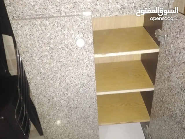 خزانة أحذية .....................