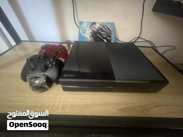 Xbox one اكس بوكس ون مع ايد عدد 2 ولعبة