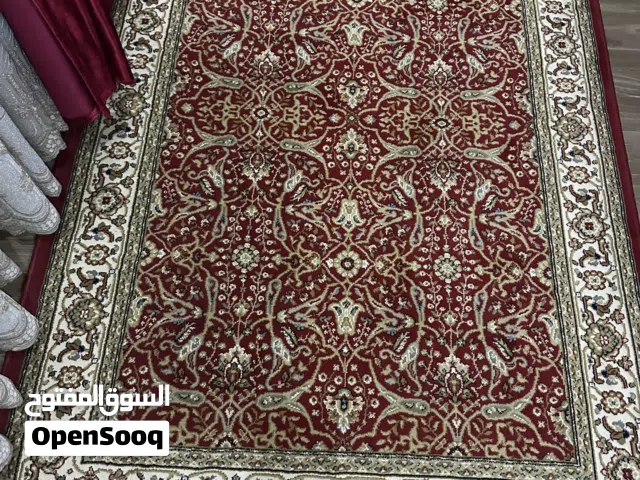 سجاد عدد 4 ثنتين كبار و ثنتين وسط