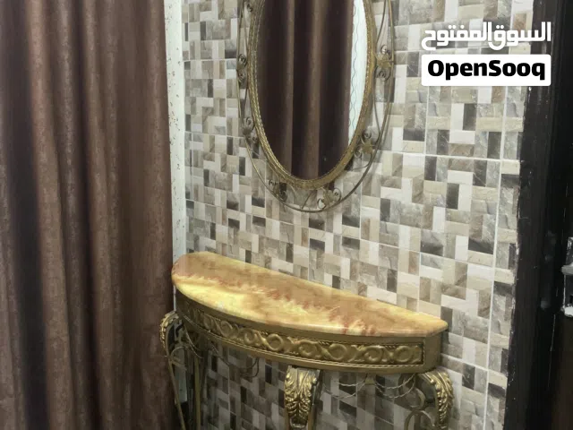 قنصور ملوكي مع مرايا