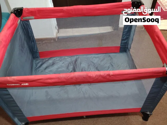 سرير اطفال