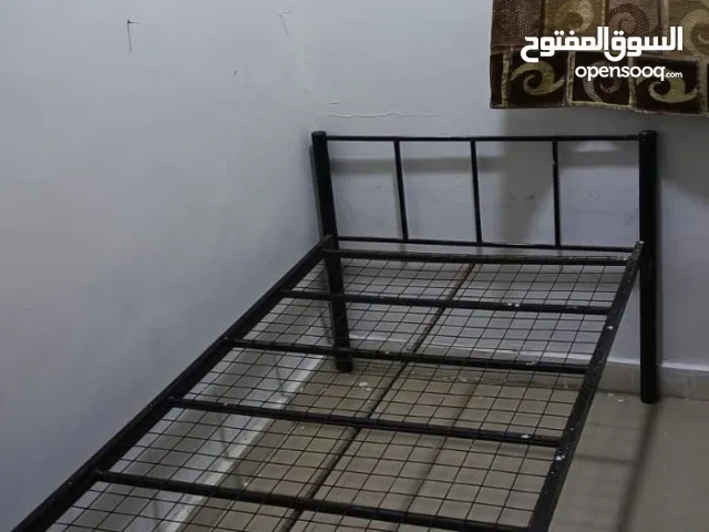 سرير فردي للبيع حاله كالجديد