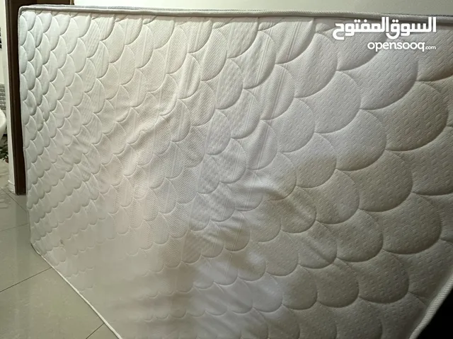 مرتبة Lovely Mattress من الهزيم 160 x 200 x 20 مستعملة للبيع