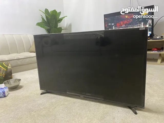 شاشه سامسونق للبيع شاشه كسوره فقط، اما باقي قطعها سليمه