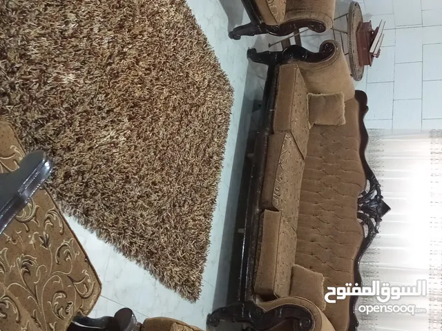 كنب 7 مقاعد بحاله جيده جدا زان